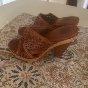 FRYE sandals